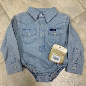 BNWT Wrangler denim onesie. Size 3-6 months